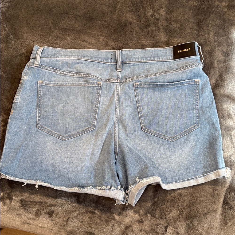 Express Mid Rise Denim Shorts - Picture 4 of 4